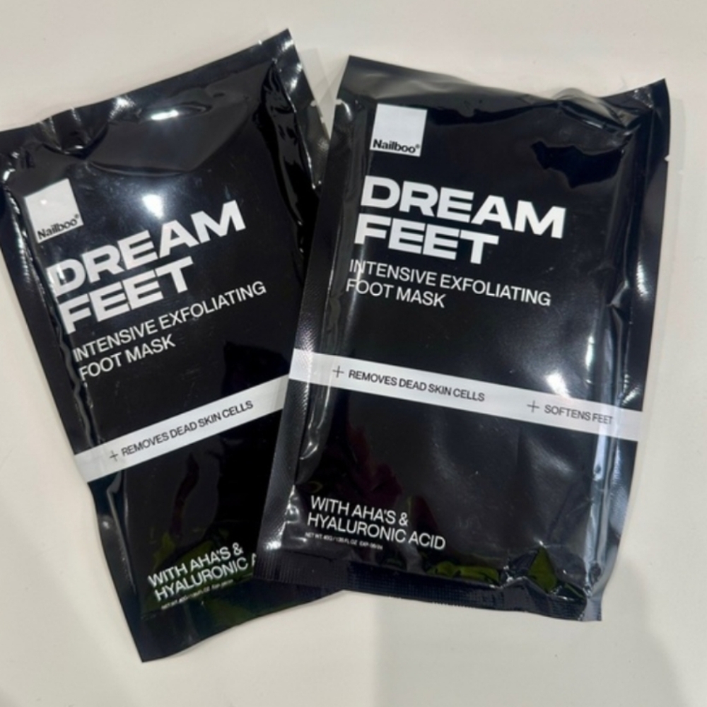 Black Foot Mask